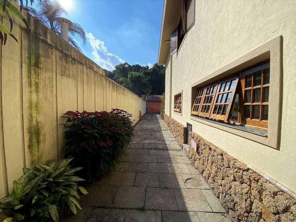 Casa à venda com 4 quartos, 304m² - Foto 39