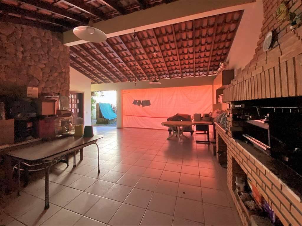 Casa à venda com 4 quartos, 304m² - Foto 36