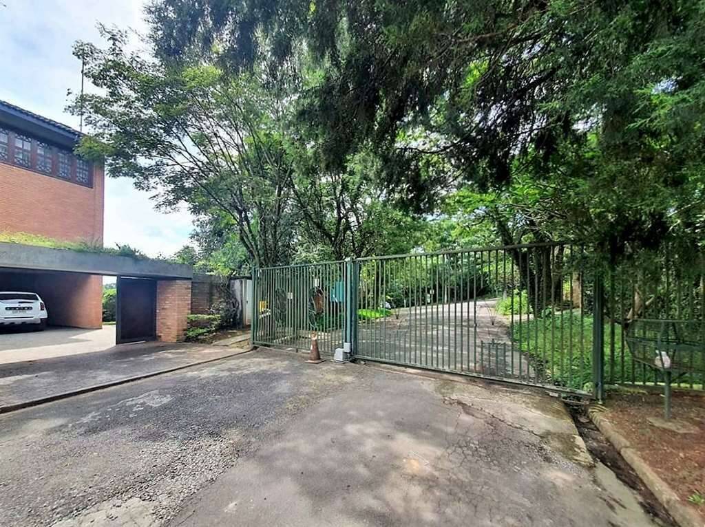 Casa à venda com 5 quartos, 1500m² - Foto 4