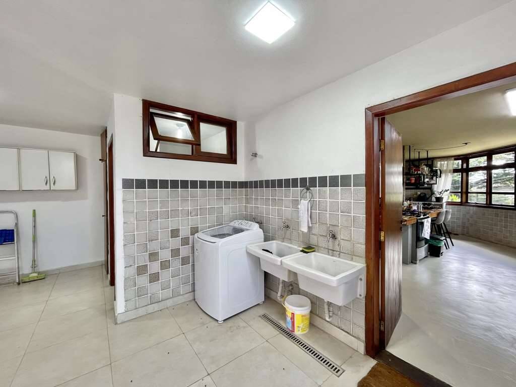 Casa à venda com 5 quartos, 1500m² - Foto 8