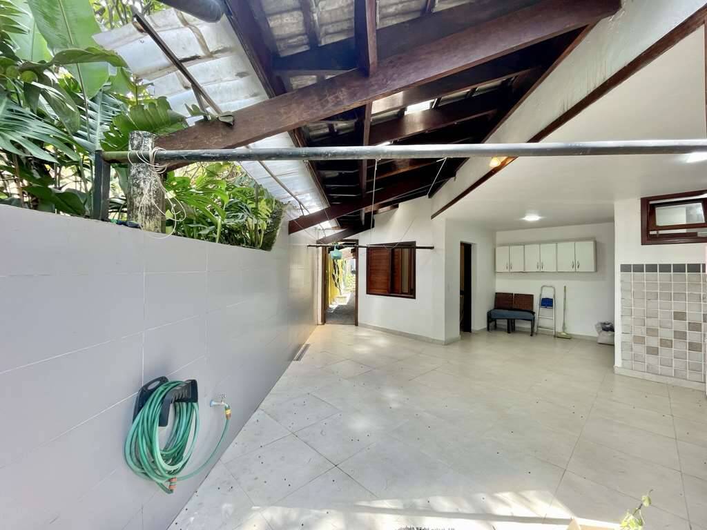 Casa à venda com 5 quartos, 1500m² - Foto 9