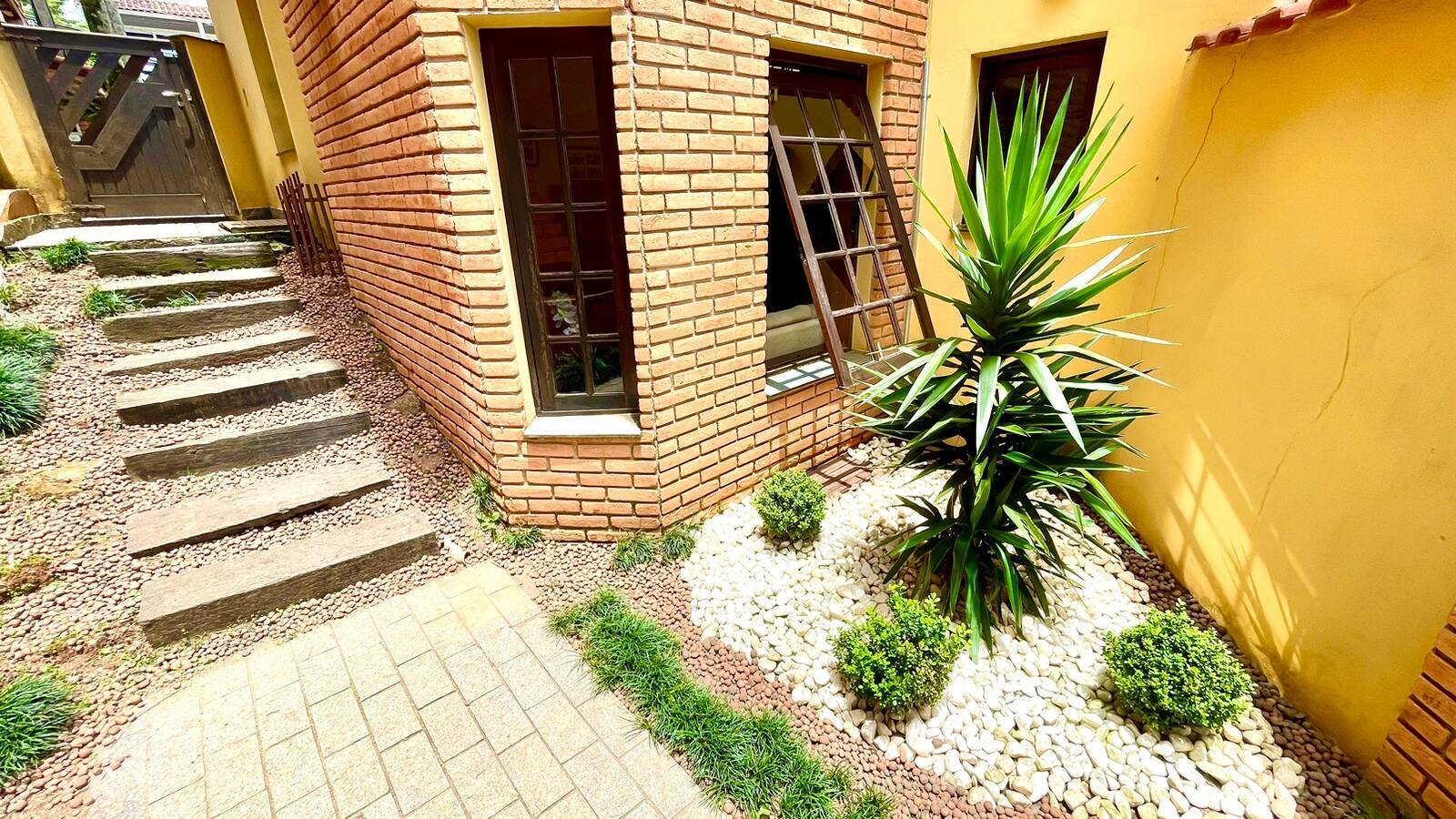 Casa à venda com 3 quartos, 360m² - Foto 24