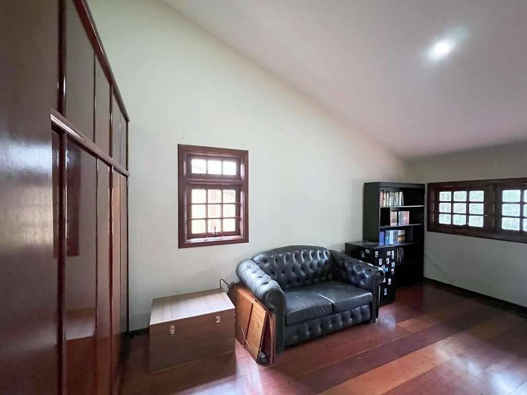 Casa à venda com 3 quartos, 300m² - Foto 16