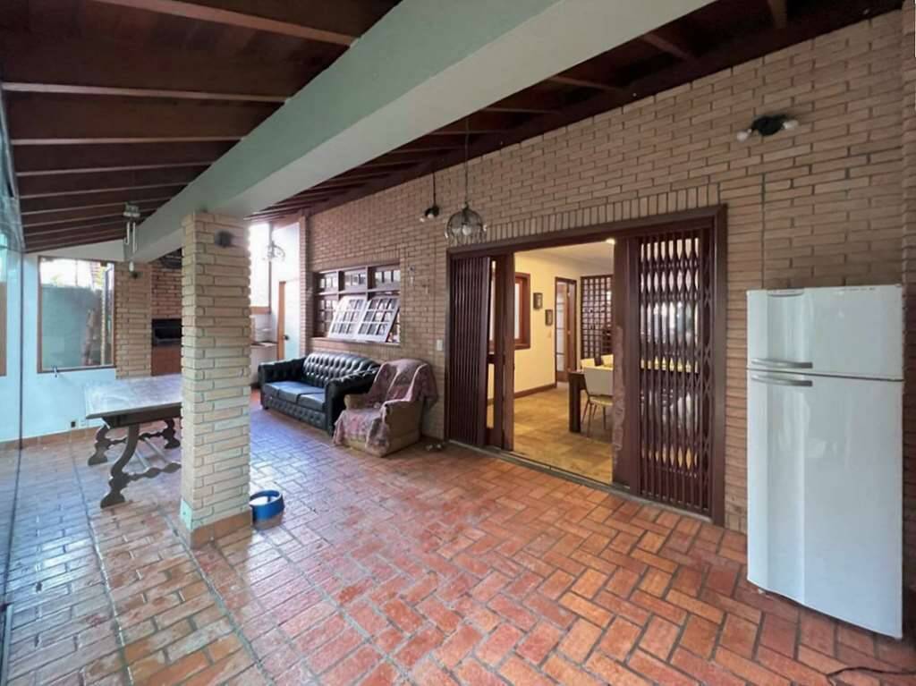 Casa à venda com 3 quartos, 300m² - Foto 14