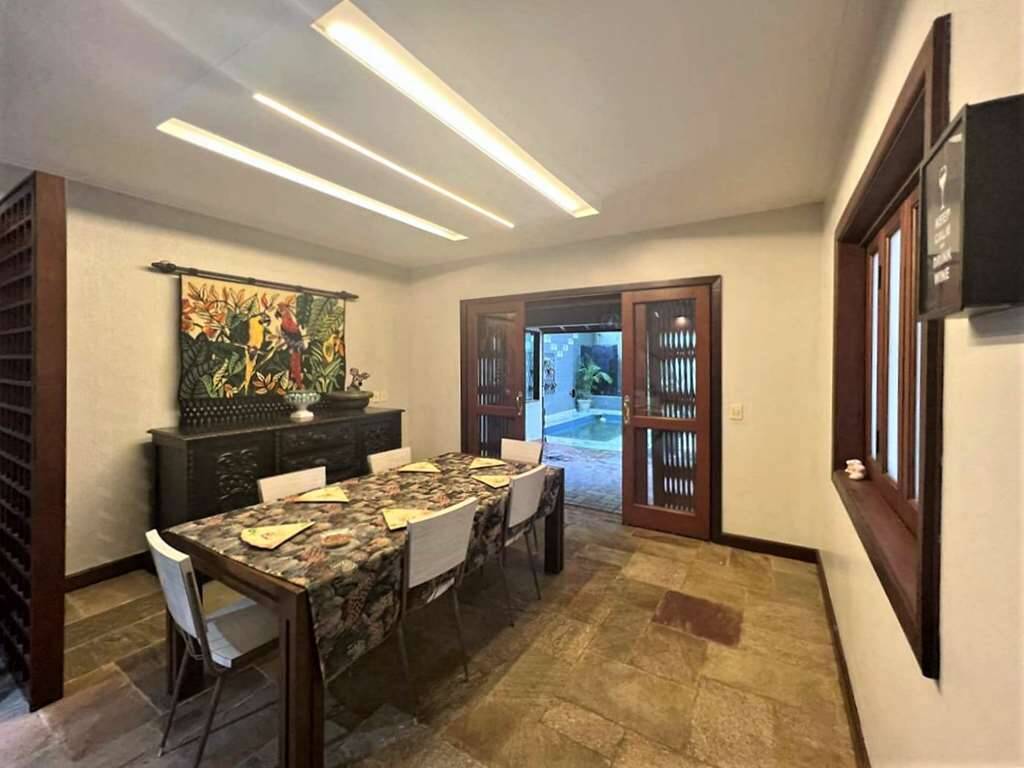 Casa à venda com 3 quartos, 300m² - Foto 10