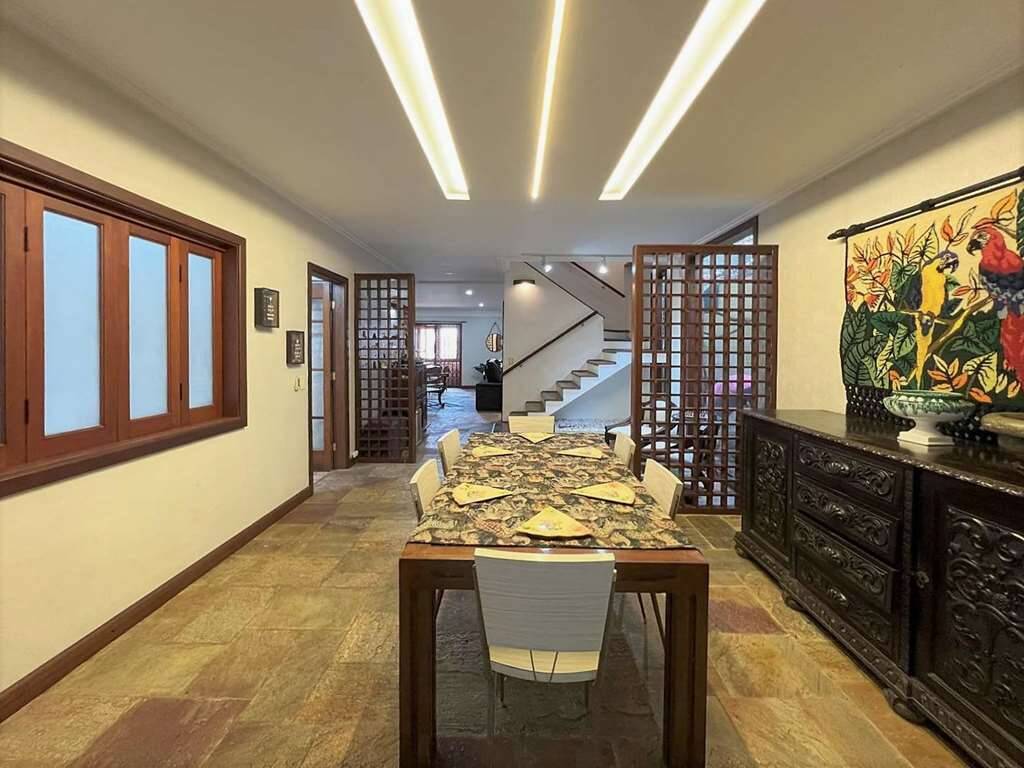 Casa à venda com 3 quartos, 300m² - Foto 9