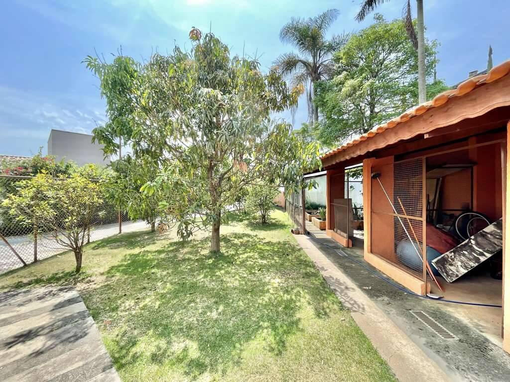 Casa à venda e aluguel com 6 quartos, 1200m² - Foto 38