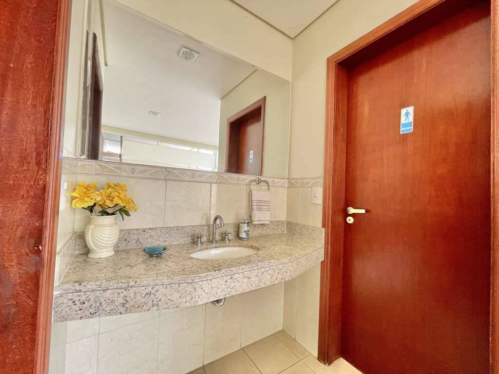 Casa à venda e aluguel com 6 quartos, 1200m² - Foto 45