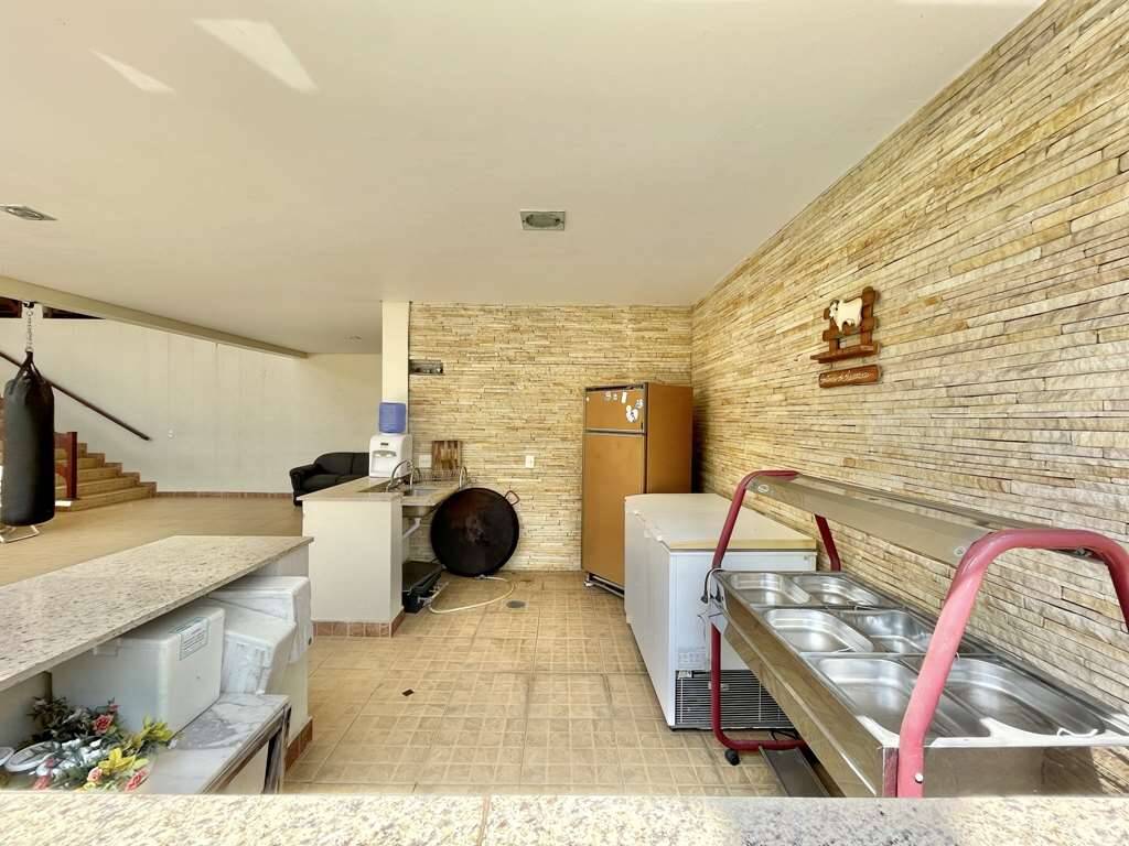 Casa à venda e aluguel com 6 quartos, 1200m² - Foto 43