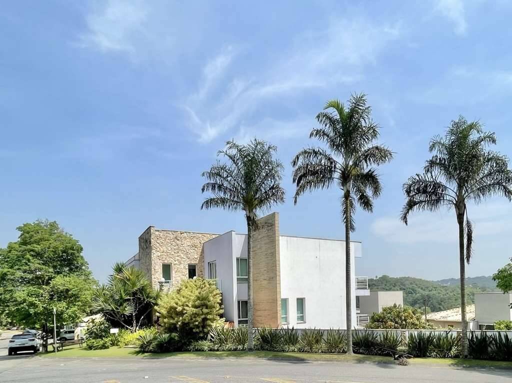 Casa à venda e aluguel com 6 quartos, 1200m² - Foto 2