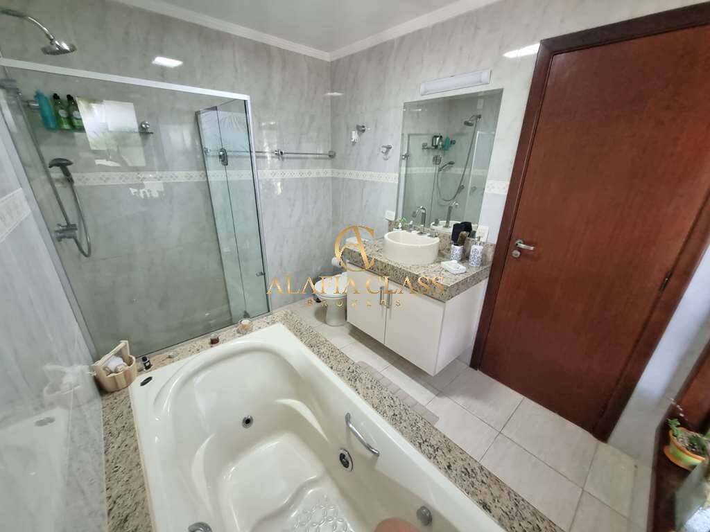 Casa à venda com 4 quartos, 600m² - Foto 33