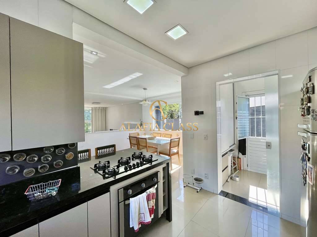 Casa à venda com 3 quartos, 301m² - Foto 12